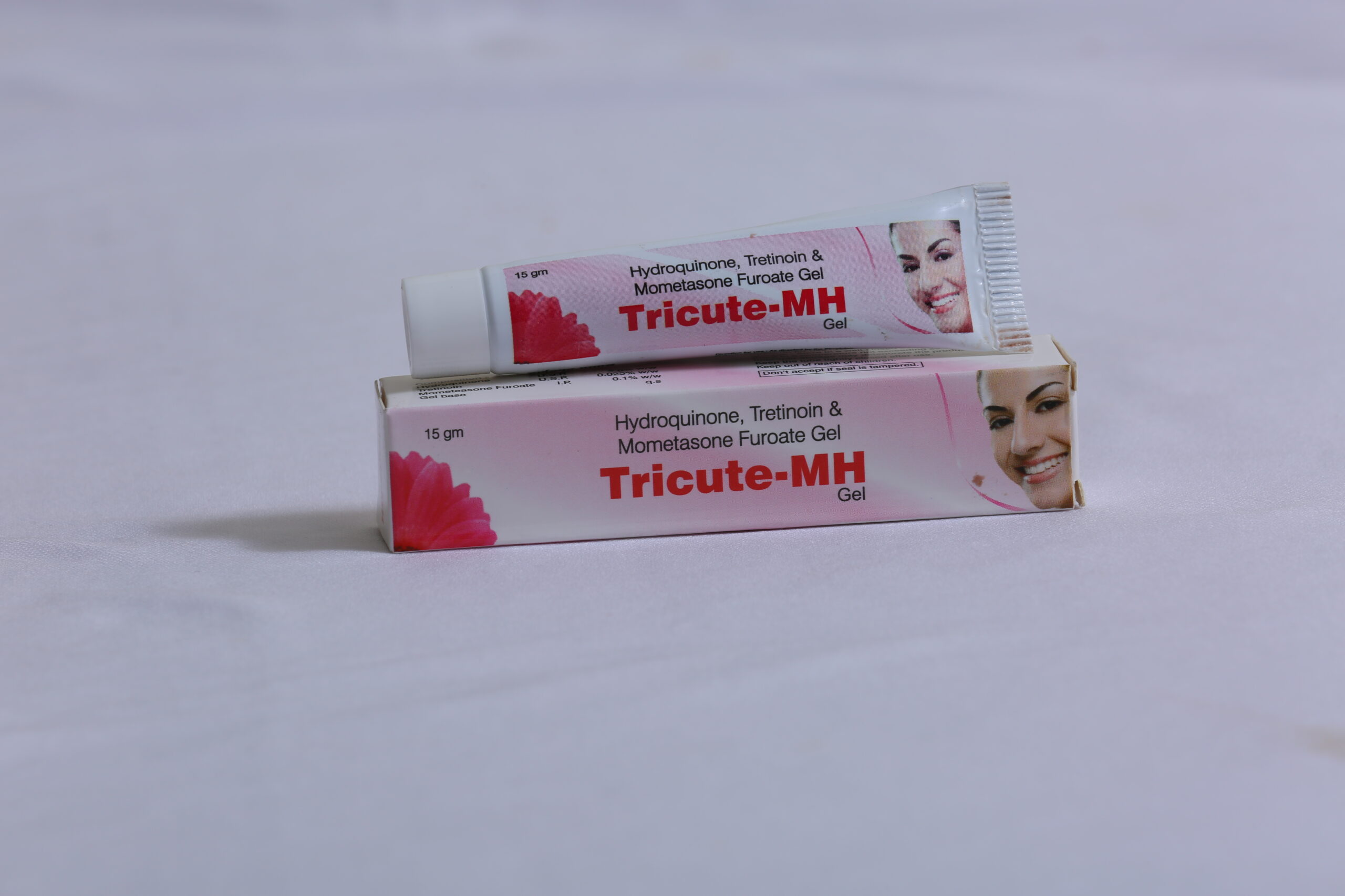 TRICUTE-MH (Tretinoin 0.025%+ Mometasone 0.1% + Hydroquinone 2.0%)
